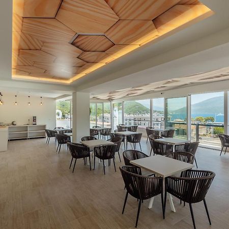 Centar Novi Hotel Herceg Novi Bagian luar foto
