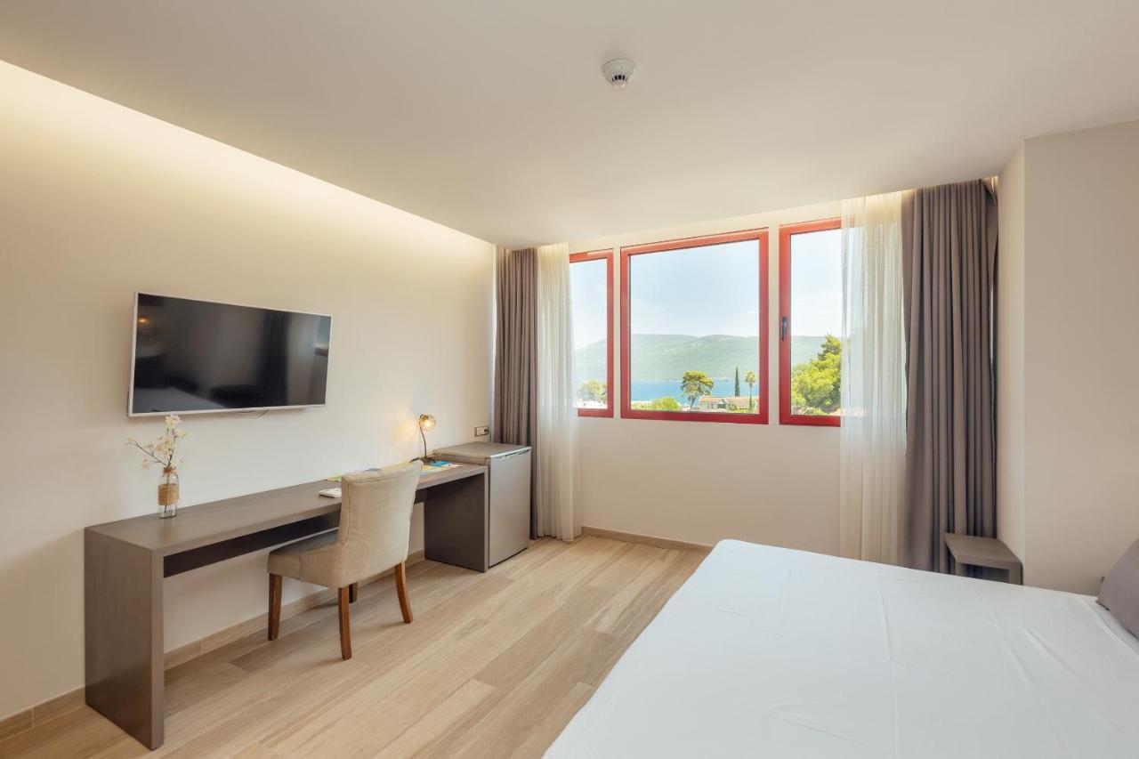 Centar Novi Hotel Herceg Novi Bagian luar foto