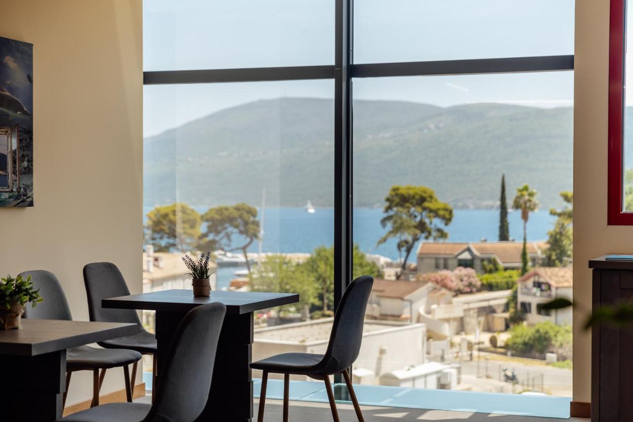 Centar Novi Hotel Herceg Novi Bagian luar foto