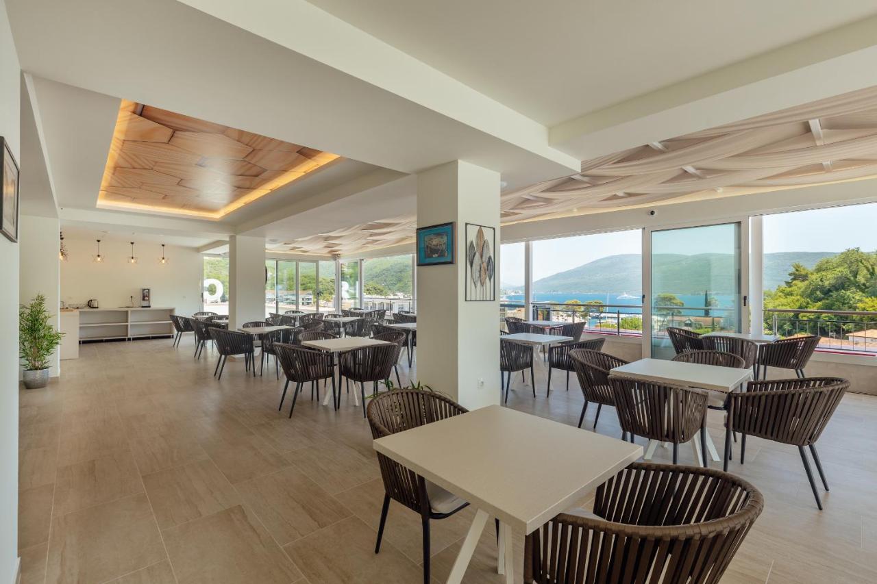 Centar Novi Hotel Herceg Novi Bagian luar foto