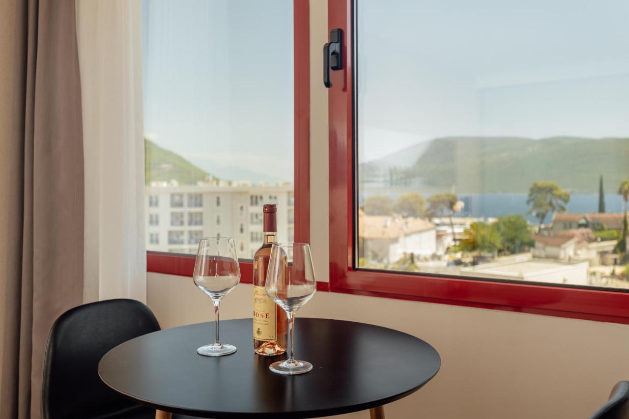 Centar Novi Hotel Herceg Novi Bagian luar foto
