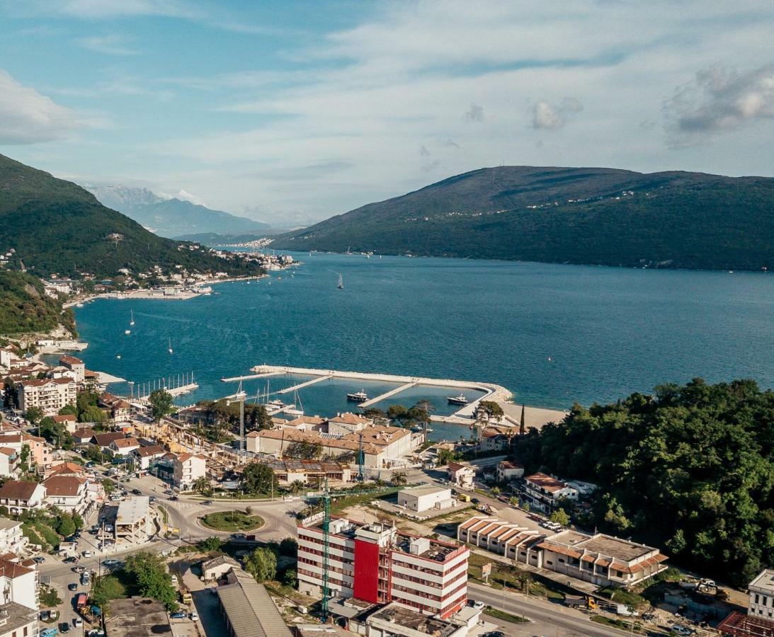 Centar Novi Hotel Herceg Novi Bagian luar foto