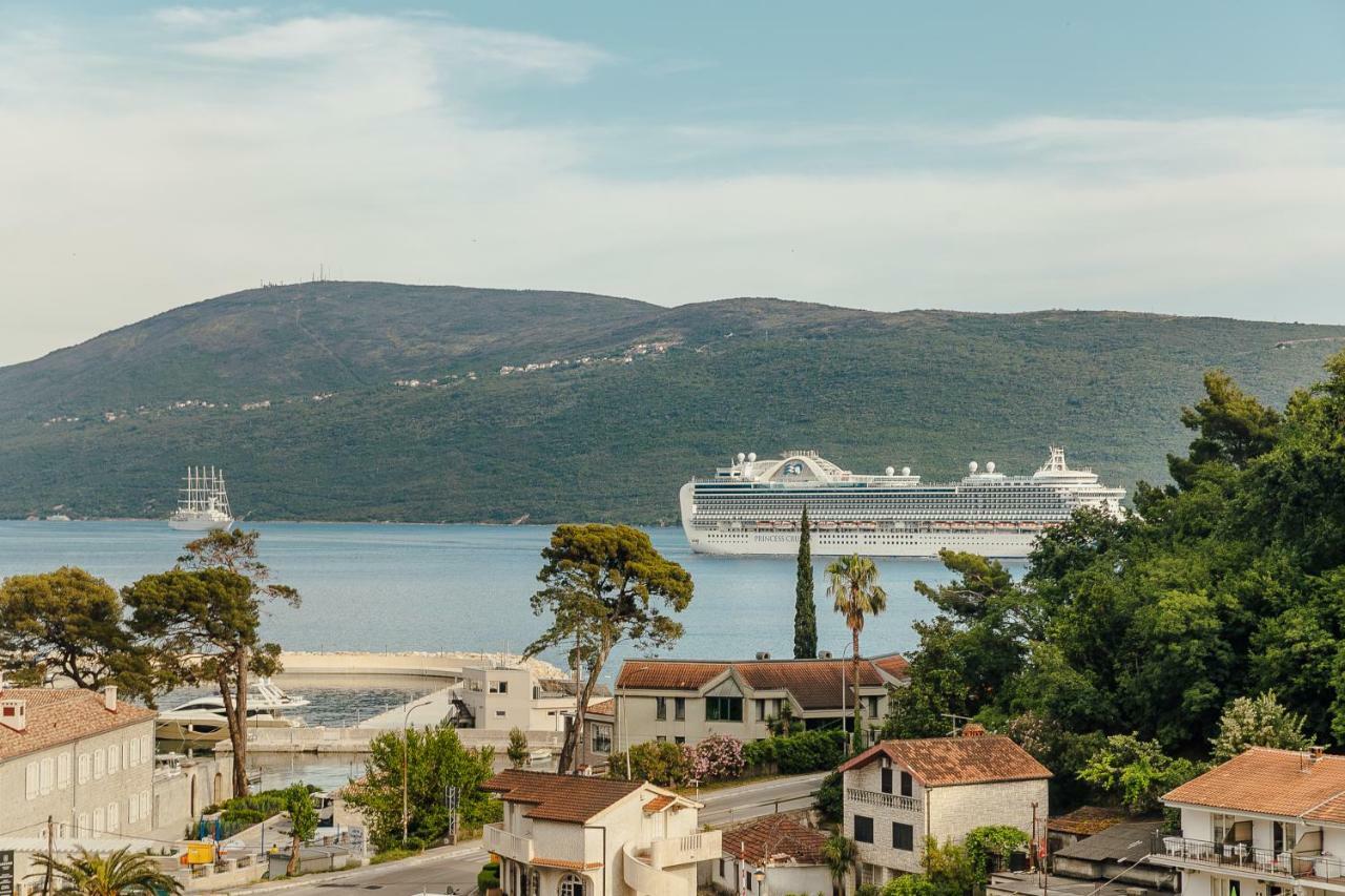 Centar Novi Hotel Herceg Novi Bagian luar foto