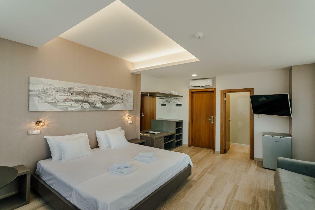 Centar Novi Hotel Herceg Novi Bagian luar foto